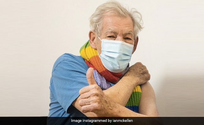 81 वर्षीय एक्टर ने लगवाई कोरोना वैक्सीन, बोले- भाग्यशाली महसूस कर रहा हूं...