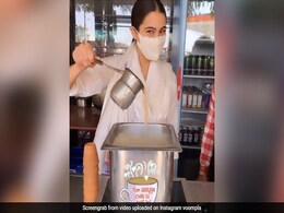 सारा अली खान 'कुली नंबर वन' के सेट पर चाय बनाती आईं नजर, शेयर किया मजेदार Video सारा अली खान 'कुली नंबर वन' के सेट पर चाय बनाती आईं नजर, शेयर किया मजेदार Video