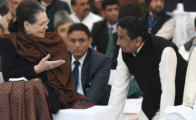 सोनिया गांधी की असंतुष्ट नेताओं से मुलाकात में कमलनाथ की अहम भूमिका सोनिया गांधी की असंतुष्ट नेताओं से मुलाकात में कमलनाथ की अहम भूमिका