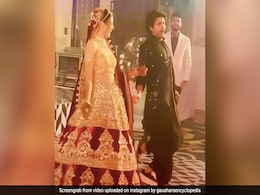 Gauahar Khan ने रिसेप्शन में एक्टर हुसैन के साथ 'लैला' सॉन्ग पर किया यूं डांस, Video खूब हो रहा है Viral Gauahar Khan ने रिसेप्शन में एक्टर हुसैन के साथ 'लैला' सॉन्ग पर किया यूं डांस, Video खूब हो रहा है Viral