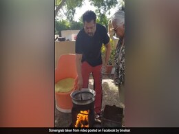 Salman Khan चूल्हे पर खाना बनाते आए नजर, कुछ इस तरह 'भूसे' का लगाया छौंक- Video हुआ वायरल Salman Khan चूल्हे पर खाना बनाते आए नजर, कुछ इस तरह 'भूसे' का लगाया छौंक- Video हुआ वायरल