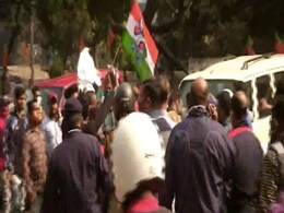 Clashes Break Out Between Trinamool, BJP Workers In Kolkata Clashes Break Out Between Trinamool, BJP Workers In Kolkata