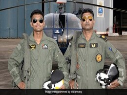 Indian Navy:पिता की देखरेख में हुई पुत्र की ट्रेनिंग, बेटा बना 'फ्लाइट डाइवर' Indian Navy:पिता की देखरेख में हुई पुत्र की ट्रेनिंग, बेटा बना 'फ्लाइट डाइवर'