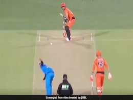 BBL 2020: राशिद खान ने पकड़ा हैरतअंगेज कैच, फिर दर्द के मारे झटकने लगे हाथ - देखें Video BBL 2020: राशिद खान ने पकड़ा हैरतअंगेज कैच, फिर दर्द के मारे झटकने लगे हाथ - देखें Video
