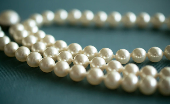 Be The Most Elegant One In The Room With These Pearl Jewellery Pieces