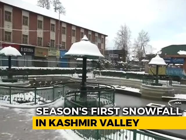 Season's First Snowfall In Kashmir Valley