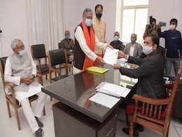 सुशील मोदी ने राज्यसभा उपचुनाव के लिए भरा पर्चा, साथ में नीतीश समेत NDA के कई बड़े नेता सुशील मोदी ने राज्यसभा उपचुनाव के लिए भरा पर्चा, साथ में नीतीश समेत NDA के कई बड़े नेता