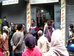 बिहार के दरभंगा में दिनदहाड़े करोड़ों रुपये का सोना लूटा, आरोपी फायरिंग करते हुए फरार बिहार के दरभंगा में दिनदहाड़े करोड़ों रुपये का सोना लूटा, आरोपी फायरिंग करते हुए फरार