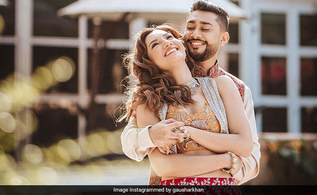 Gauahar Khan ने जैद दरबार के साथ कराया Pre-Wedding शूट, Photos शेयर कर किया शादी की तारीख का ऐलान