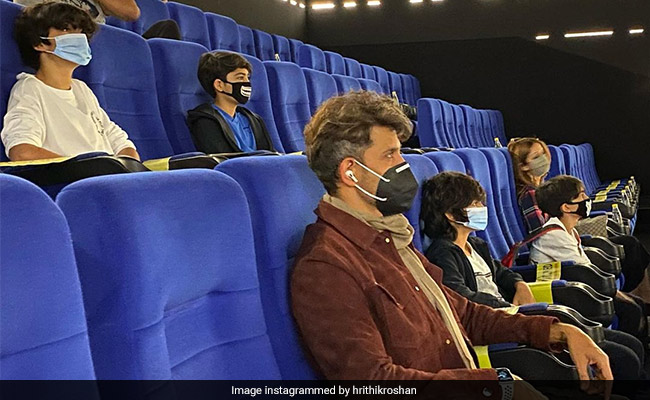 In Pic: Hrithik Roshan In "Wonderland" With Sussanne Khan, Hrehaan And Hridhaan