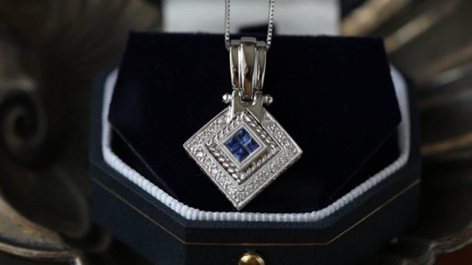 Shine Bright In These Pretty Necklaces That Are Bound To Impress