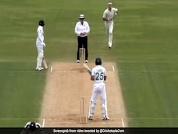NZ Vs Pak: अजीबोगरीब तरह से बल्लेबाजी करता दिखा पाकिस्तानी बल्लेबाज, ऐसे ठोक डाला शतक - देखें Video NZ Vs Pak: अजीबोगरीब तरह से बल्लेबाजी करता दिखा पाकिस्तानी बल्लेबाज, ऐसे ठोक डाला शतक - देखें Video