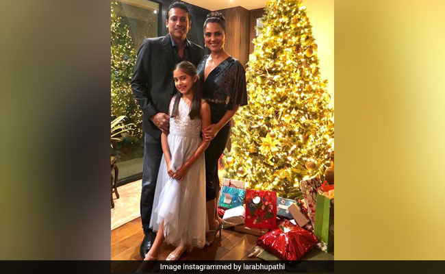 Lara Dutta, Mahesh Bhupathi And Daughter Saira Send Early Christmas Greetings On Instagram