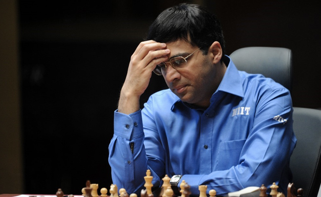 विश्वनाथन आनंद को पछाड़ कर डी गुकेश ने किया बड़ा कारनामा, आनंद महिंद्रा के ट्वीट ने लूटी महफिल