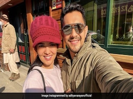 Newlyweds Aditya Narayan And Shweta Agarwal Are Honeymooning In Kashmir. See Pic Newlyweds Aditya Narayan And Shweta Agarwal Are Honeymooning In Kashmir. See Pic