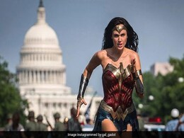 <i>Wonder Woman 1984</i> Review: Sequel Floats On One Wing - The Returning Gal Gadot <i>Wonder Woman 1984</i> Review: Sequel Floats On One Wing - The Returning Gal Gadot