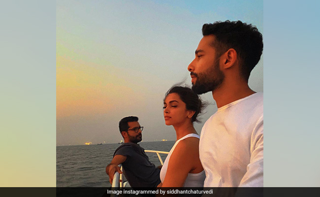 Just A Pic Of "Sunset Lovers" Deepika Padukone And Siddhant Chaturvedi Chilling Together