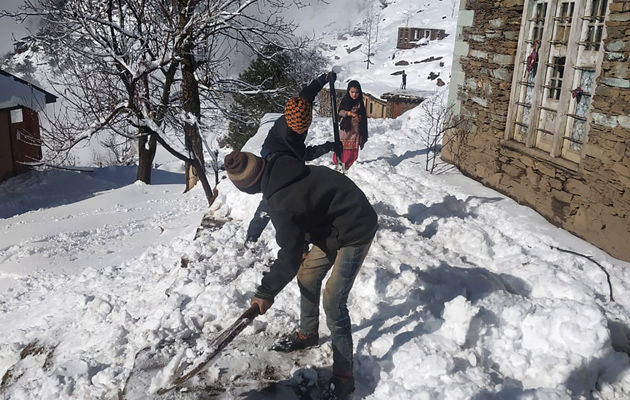 Kashmir Reels Under Biting Cold Conditions, Temperatures Plummet