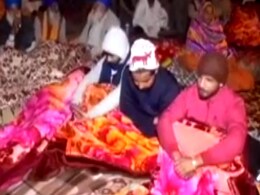 किसानों के साथ उनके स्कूली बच्चे भी कंधे से कंधा मिलाकर आंदोलन में डटे, साथ ही पढ़ाई भी कर रहे किसानों के साथ उनके स्कूली बच्चे भी कंधे से कंधा मिलाकर आंदोलन में डटे, साथ ही पढ़ाई भी कर रहे