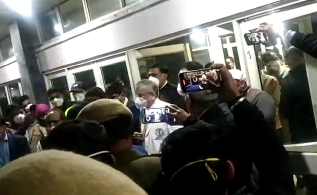 AIIMS Nurses Call Off Strike After Delhi High Court Order AIIMS Nurses Call Off Strike After Delhi High Court Order