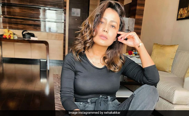 नेहा कक्कड़ ने ब्लैक कलर की ड्रेस में शेयर की फो़टो, लिखा- बेसब्री से 2021 का कर रही हूं इंतजार