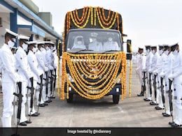 Indian Navy Pays Last Respects To MiG-29K Pilot Commander Nishant Singh Who Died In Crash Indian Navy Pays Last Respects To MiG-29K Pilot Commander Nishant Singh Who Died In Crash