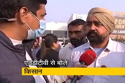 किसान भ्रमित नहीं है, अपने हक के लिए हम यहां एकत्रित हुए हैं: प्रदर्शन कर रहे किसान किसान भ्रमित नहीं है, अपने हक के लिए हम यहां एकत्रित हुए हैं: प्रदर्शन कर रहे किसान