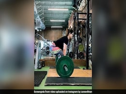 Zareen Khan का जिम Video हुआ वायरल, यूं वर्कआउट करती आईं नजर- देखें Video Zareen Khan का जिम Video हुआ वायरल, यूं वर्कआउट करती आईं नजर- देखें Video