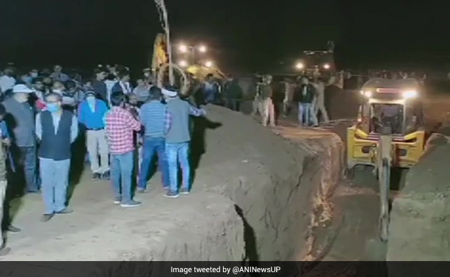 4-Year-Old Falls Into Nearly 30-Feet-Deep UP Borewell; Rescue Operations On