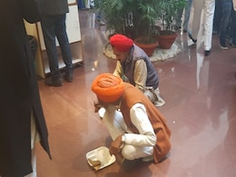 "हम अपना खाना साथ लाए हैं", बैठक में किसानों ने सरकार का लंच ठुकराया "हम अपना खाना साथ लाए हैं", बैठक में किसानों ने सरकार का लंच ठुकराया