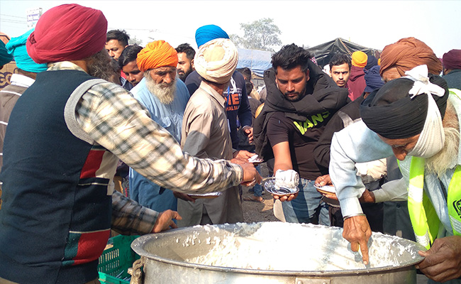 राशन ही नहीं, कपड़े-साबुन से लेकर एंबुलेंस तक का इंतजाम : किसान लंबे आंदोलन को तैयार