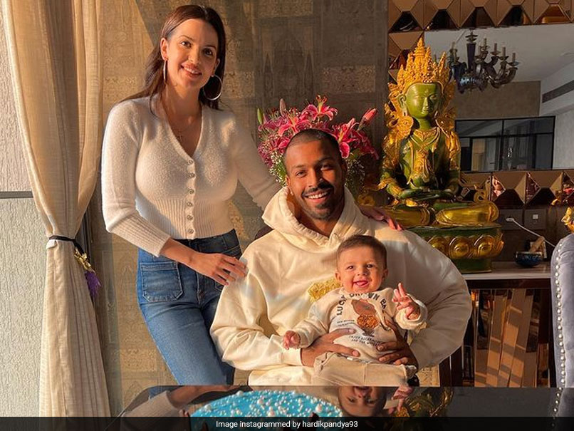 Valentine's Day 2021: Mumbai Indians' V-Day Post Features Hardik Pandya, Kieron Pollard