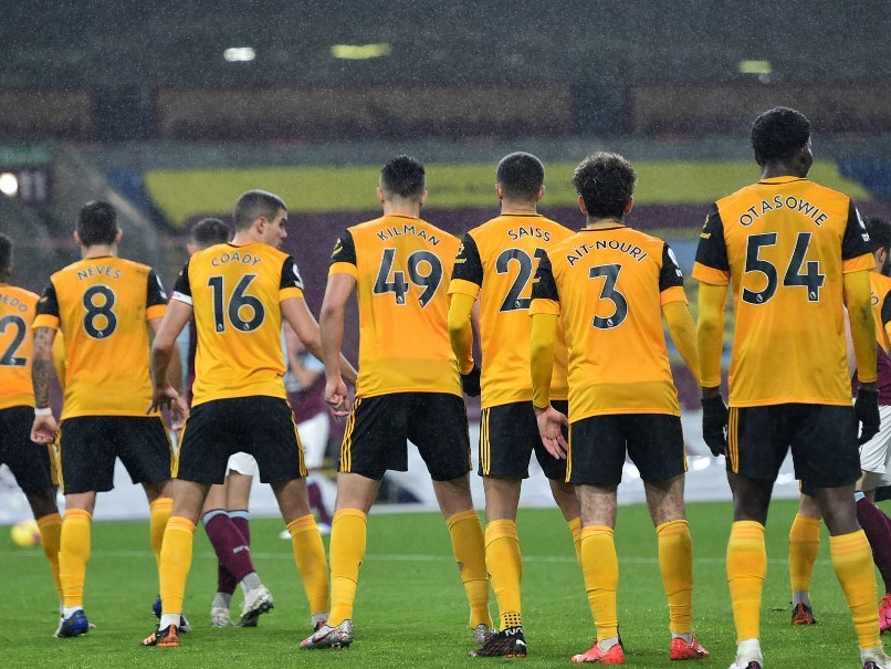 Wolves Players Banned From Supermarkets Over Covid Concerns