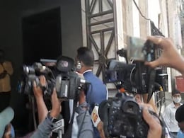 टॉप्स ग्रुप मनी लांड्रिंग केस: पूछताछ के लिए ED ऑफिस पहुंचे शिवसेना MLA प्रताप सरनाईक टॉप्स ग्रुप मनी लांड्रिंग केस: पूछताछ के लिए ED ऑफिस पहुंचे शिवसेना MLA प्रताप सरनाईक