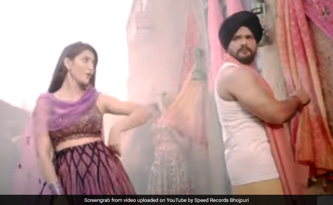 Bhojpuri Gana: खेसारी लाल यादव का नया गाना 'तू लड़की है ऑक्सीजन नहीं' रिलीज होते ही वायरल, देखें Video