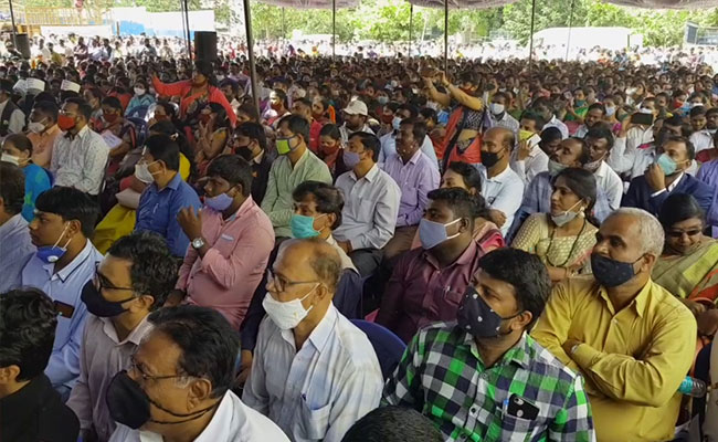 Financially Stressed, Bengaluru Schools Protest, Demand Vaccination On Priority