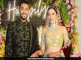 Viral: Pics And Videos From Gauahar Khan And Zaid Darbar's Wedding Reception Viral: Pics And Videos From Gauahar Khan And Zaid Darbar's Wedding Reception