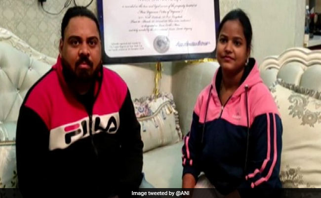 शादी की सालगिरह पर पति ने पत्नी के लिए चांद पर खरीदी 3 एकड़ जमीन, बोले- 'कुछ अलग करना था...' शादी की सालगिरह पर पति ने पत्नी के लिए चांद पर खरीदी 3 एकड़ जमीन, बोले- 'कुछ अलग करना था...'