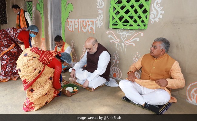 Amit Shah Eats Lunch At Farmer's House In Bengal