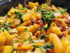 Indian Cooking Tips: Use Cauliflower Stem To Make This Yummy 'Gobhi Danthal' Sabzi Indian Cooking Tips: Use Cauliflower Stem To Make This Yummy 'Gobhi Danthal' Sabzi