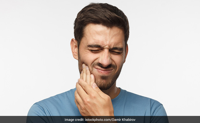 Dental health: Clove can help you get rid of toothache effectively
