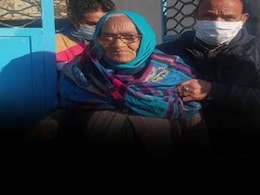Jammu Kashmir DDC Election 2020: वोट देने पहुंची 100 साल की बुजुर्ग, कहा-चाहती हूं विकास Jammu Kashmir DDC Election 2020: वोट देने पहुंची 100 साल की बुजुर्ग, कहा-चाहती हूं विकास