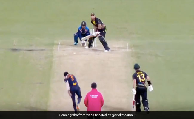 Ind Vs Aus: ग्लेन मैक्सवेल ने फिर जड़ा अजीबोगरीब छक्का, देखते रह गए युजवेंद्र चहल - देखें Video