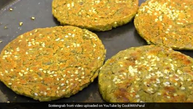 Diabetes Diet: Manage Your Blood Sugar With This Yummy Methi-Bajra Pancakes