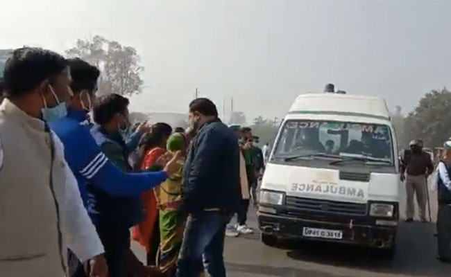 Bharat Bandh Protesters Allow Ambulance, Highways Blocked: Watch
