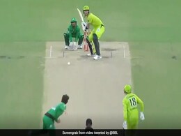 BBL 2020: एलेक्स हेल्स ने बैठकर मारे स्टेडियम पार छक्के, दो बार गुमा दी गेंद - देखें Viral Video BBL 2020: एलेक्स हेल्स ने बैठकर मारे स्टेडियम पार छक्के, दो बार गुमा दी गेंद - देखें Viral Video