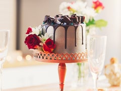 How To Cut Birthday Cake With Wine Glasses - Viral Hack Has Got The Internet Obsessed How To Cut Birthday Cake With Wine Glasses - Viral Hack Has Got The Internet Obsessed