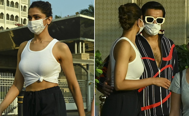 Deepika Padukone Jets Off To Alibaug But First, A Date With Ranveer Singh. See Pics