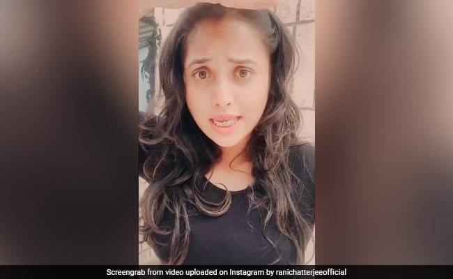 रानी चटर्जी 'हाइड करके' गाने पर देने लगीं एक्सप्रेशंस, देखें Video