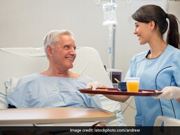 सरकार ‘डेकेयर कैंसर सेंटर’ स्थापित करने के लिए जिला अस्पतालों के बुनियादी ढांचे की समीक्षा कर रही सरकार ‘डेकेयर कैंसर सेंटर’ स्थापित करने के लिए जिला अस्पतालों के बुनियादी ढांचे की समीक्षा कर रही